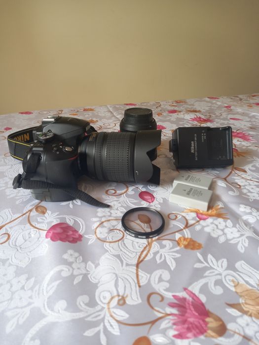 Aparat Lustrzanka Nikon D5300 + 18-105mm f 3.5-4.5 VR kit + 35mm f 1.8