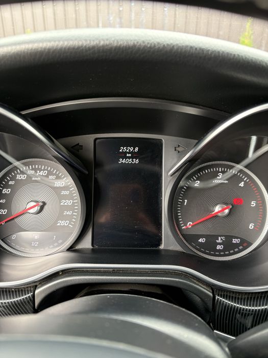 Автомобіль Mercedes- Benz