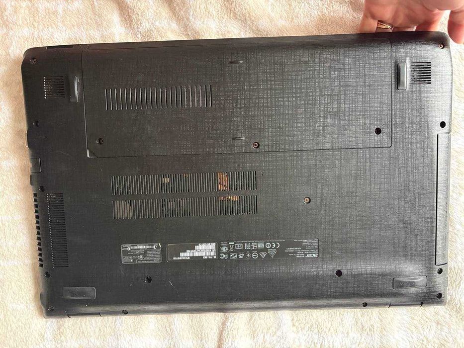 Acer e5-774/17.3fullhd/i5 7200/16Gb/sata 128+hdd 500/GeForce 940mx 2Gb