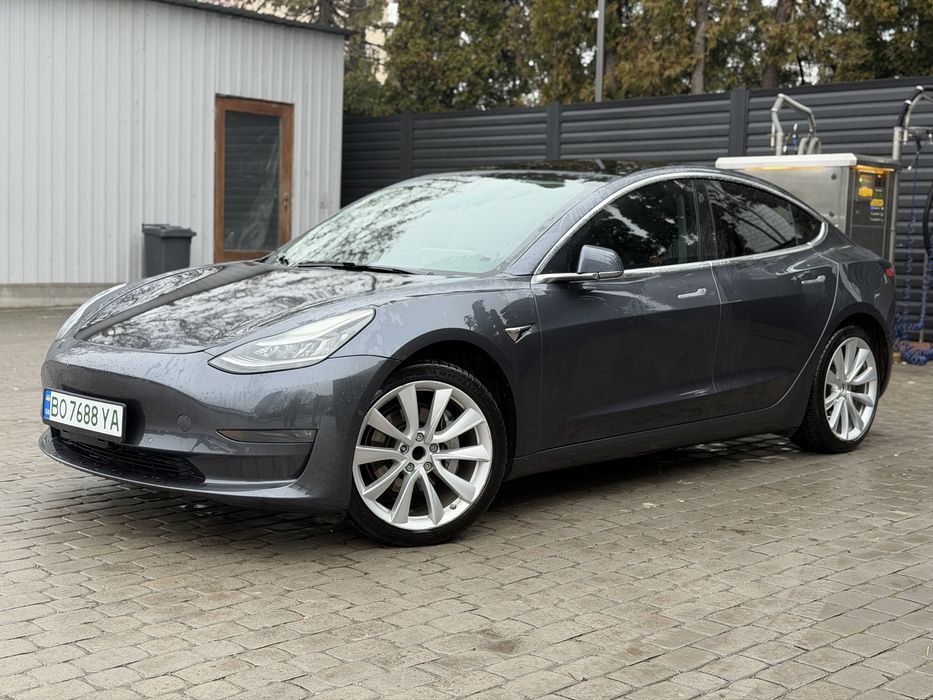 Tesla model 3 /оренда