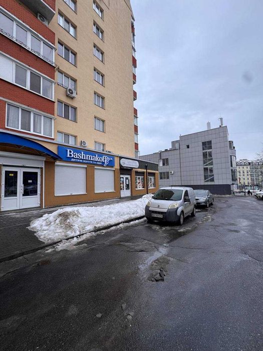 Оренда комерційного приміщення по вул. Панаса Мирного. Район озерна