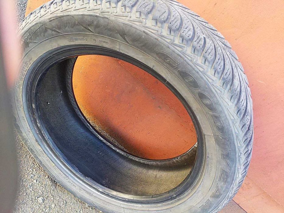 215 55 17 резина Goodyear зима 1шт