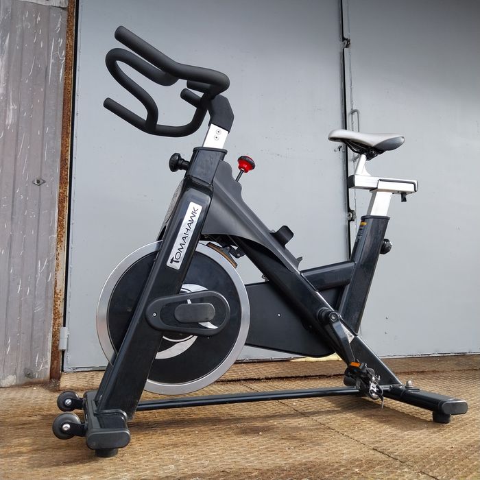 Rower spiningowy Tomahawk E-series, Koło 18 kg