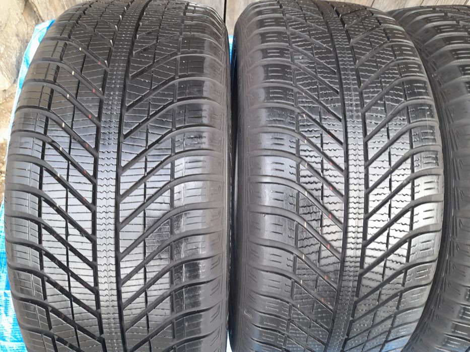 Goodyear Vector 4SEASONS 225/50R17 98V