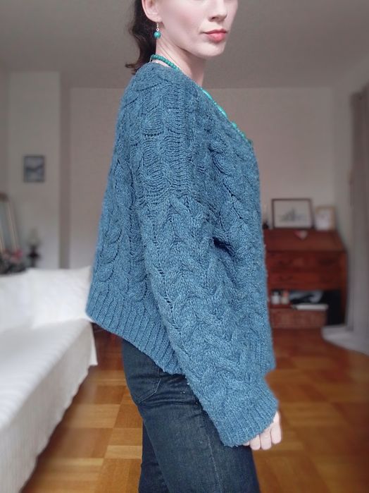 Sweter z wełną warkocze owersize zgaszony granat r. S M