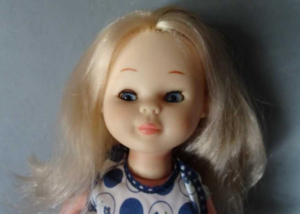 Antiga boneca Nancy articulada olhos azuis - Famosa