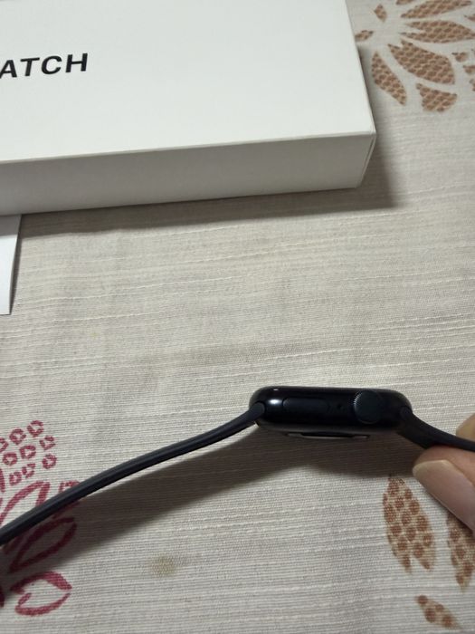 Apple Watch SE GPS 40mm 2 Geração, em bom estado geral, comprado em 02/12/2024