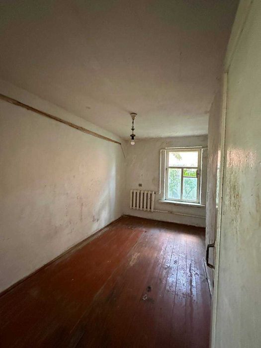 Ціну знижено!!! 2-к квартира в центрі, погріб, 38 м²