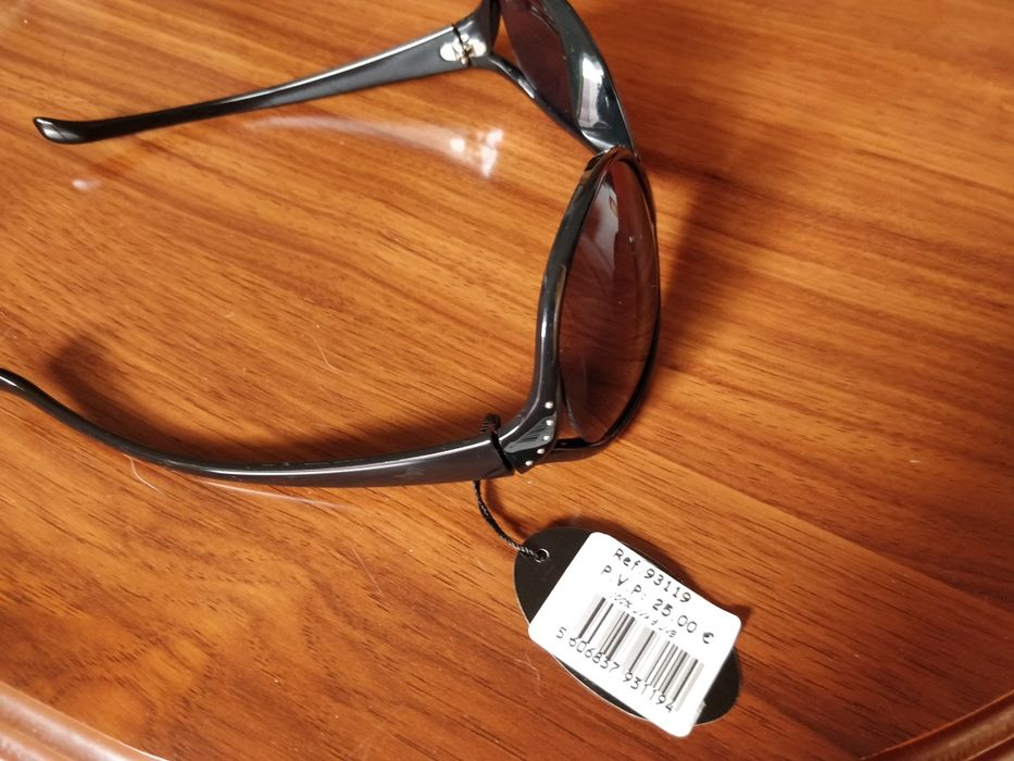 Óculos Evita Peroni