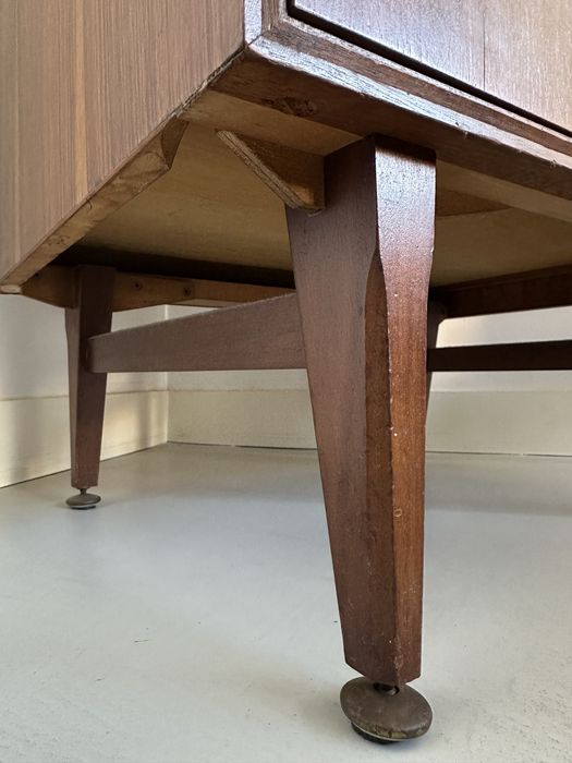Comoda  design vintage em teca