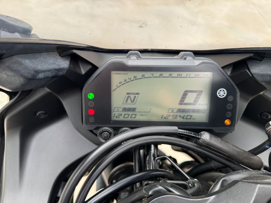 Yamaha R3 2024 .