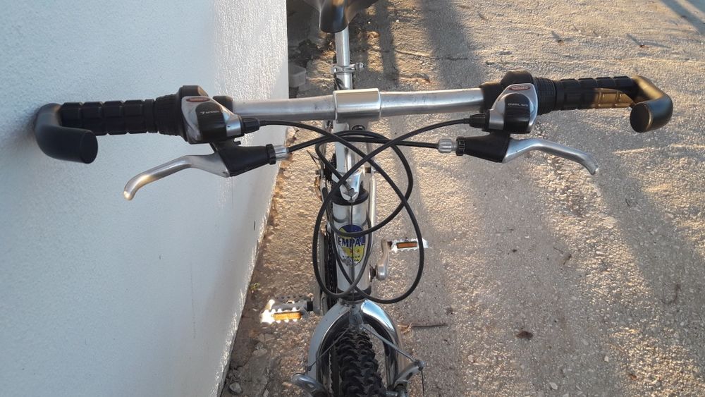 Bicicleta Shimano - toda em alumínio