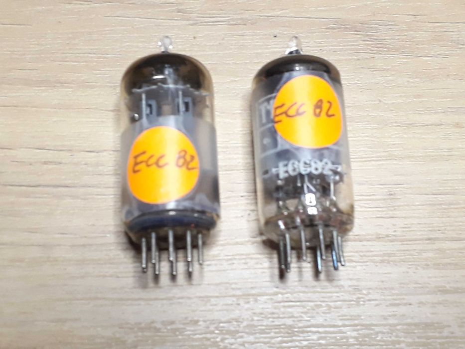 Válvulas Electronicas  ECC82