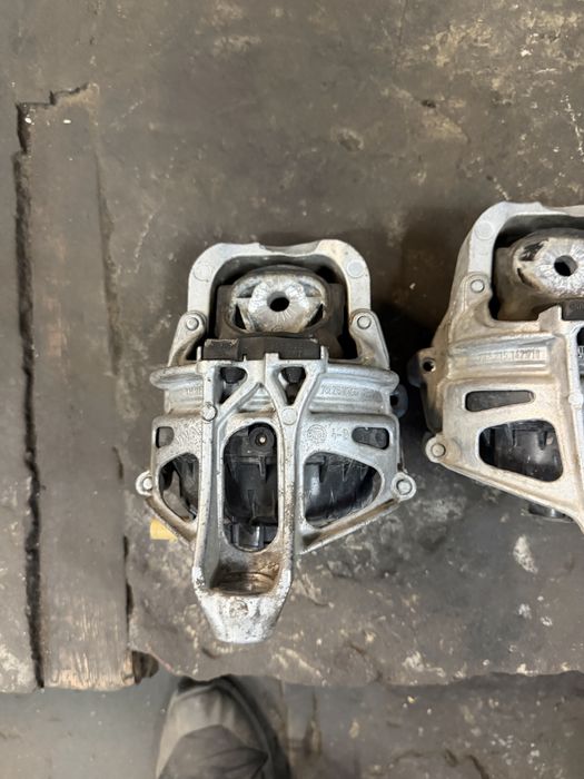 Подушки двигуна  Audi A4 B9