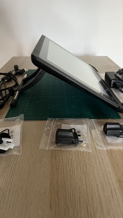 Wacom Cintiq 16” - Mesa digitalizadora Pro Pen 2 e Acessórios