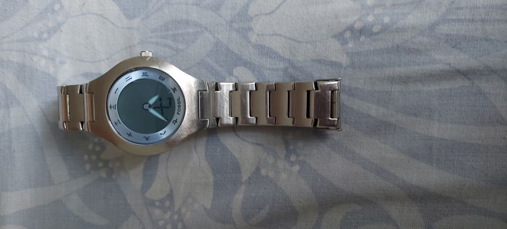 СРОЧНО. Продам мужские часы FOSSIL BIG TIC JR-7999
