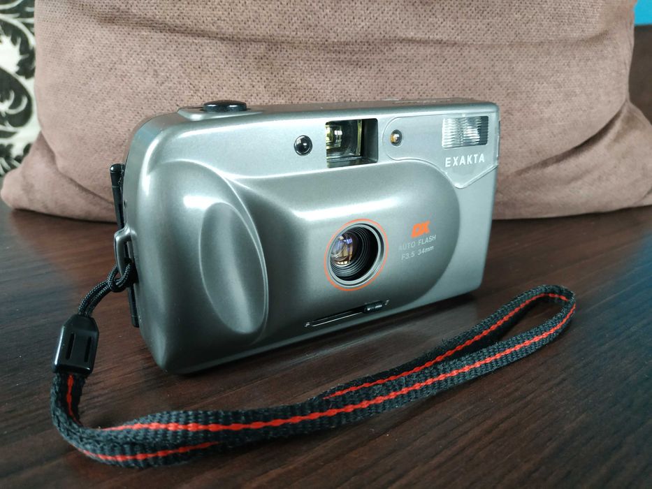 Aparat fotograficzny Exakta DX 750