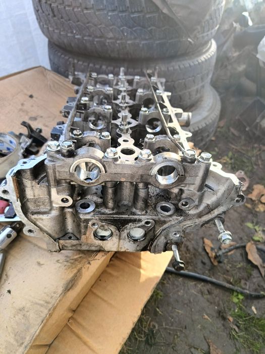 Голова двигун головка двигуна Toyota Avensis T25 D-4D 2.0 дизель