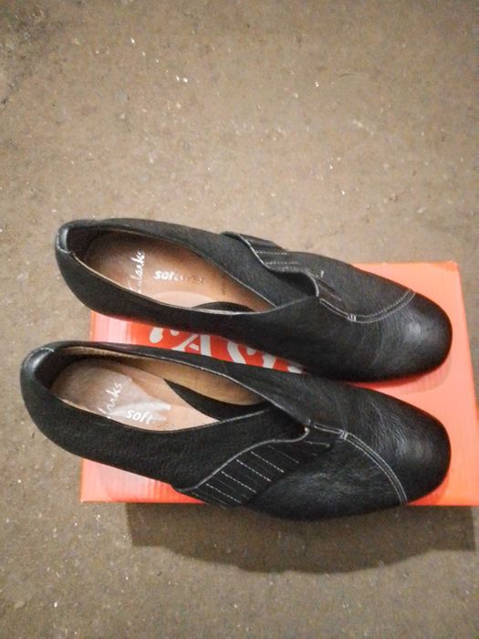 Продам Туфли женские Clarks