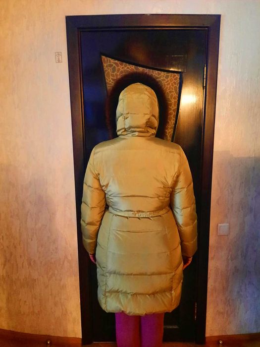 Пуховик Монклер новый, оливкового цвета, размер XL, натуральный пух