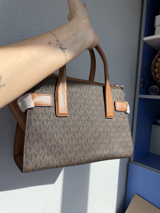 Сумка Michael  Kors  монограмна ,Carmen Logo