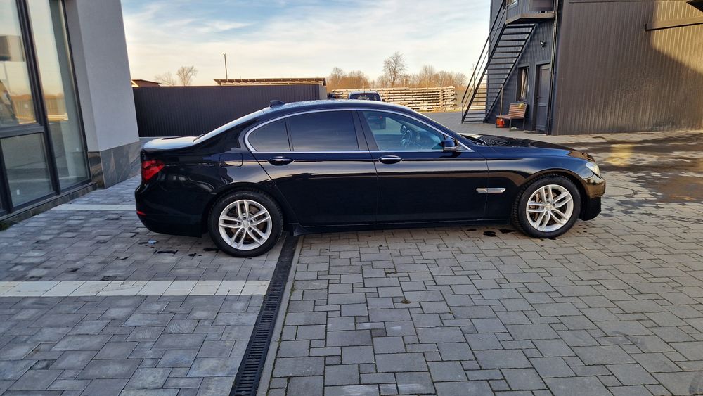 BMW 730 . 3.0 дизель