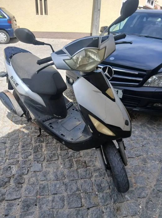 Vendo ou troco scooter ride jump de 2017 2 tempos 
Scooter a trabalhar bem com decomento