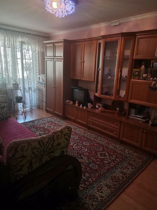 окрема кімната з євроремонтом для дівчини