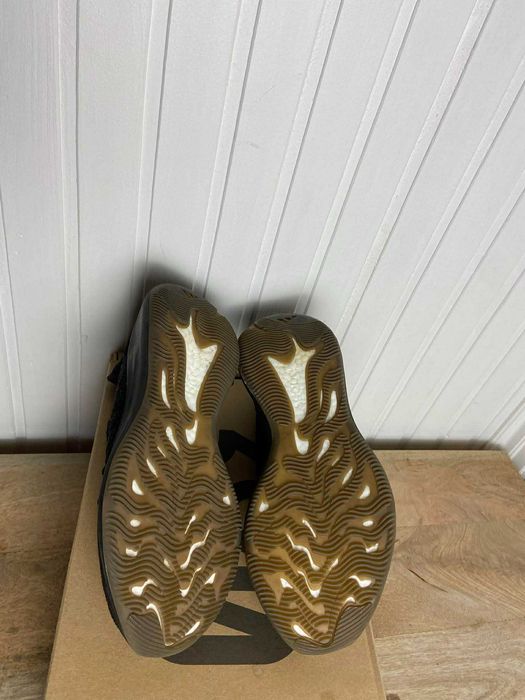 Używane buty adidas Yeezy boost 380 black onyx 43 1/3