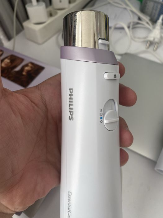 Фен-щітка PHILIPS EssentialCare HP8662/00 800W (майже нова)