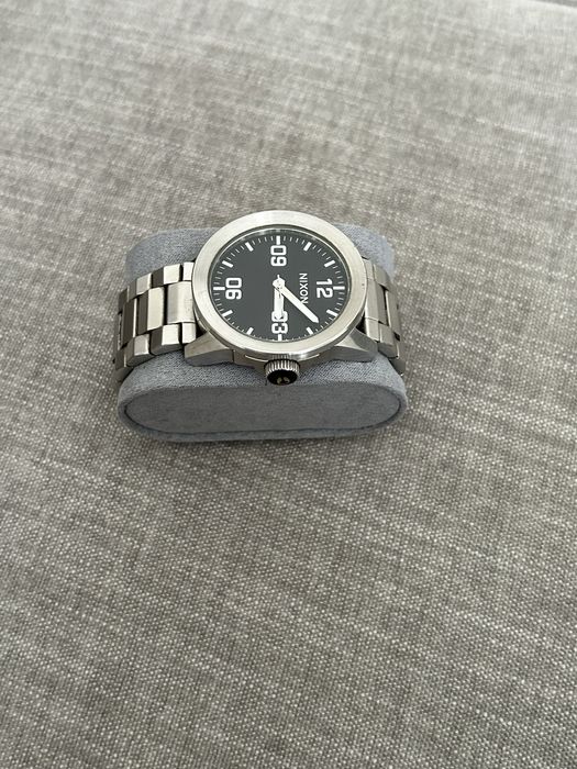 Relógio prateado Nixon