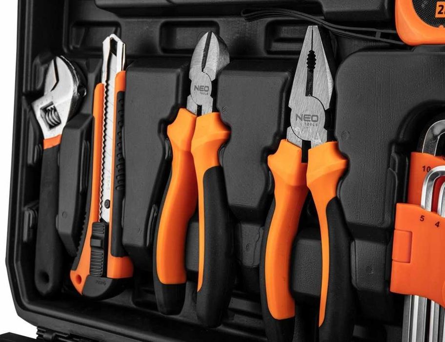 Zestaw Narzędzi Uniwersalny Klucze Nasadowe Bity Walizka (PROMOCJE)