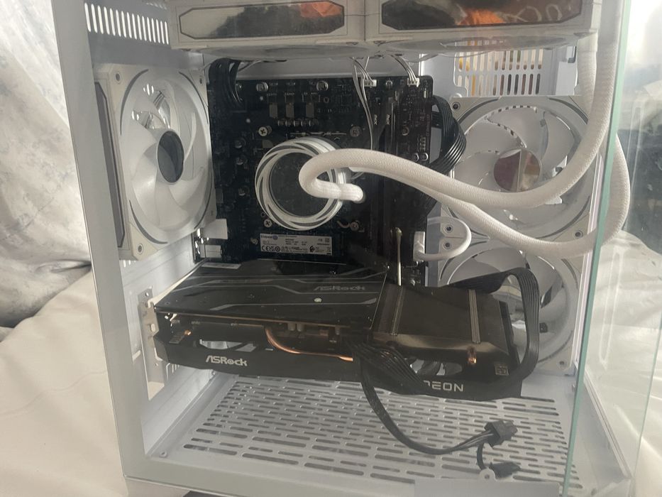 PC Gaming RGB i5-12400F + RX 6600 8GB | 16GB RAM | SSD NVMe 1TB | Wi-Fi