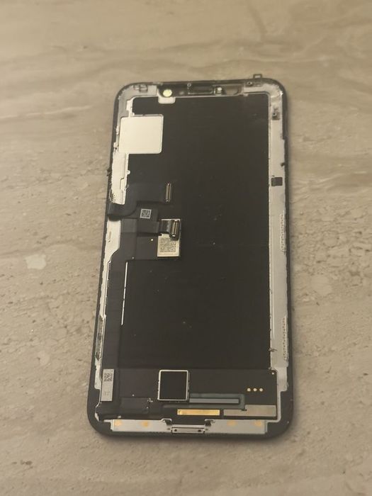Ekran iPhone X uszkodzony