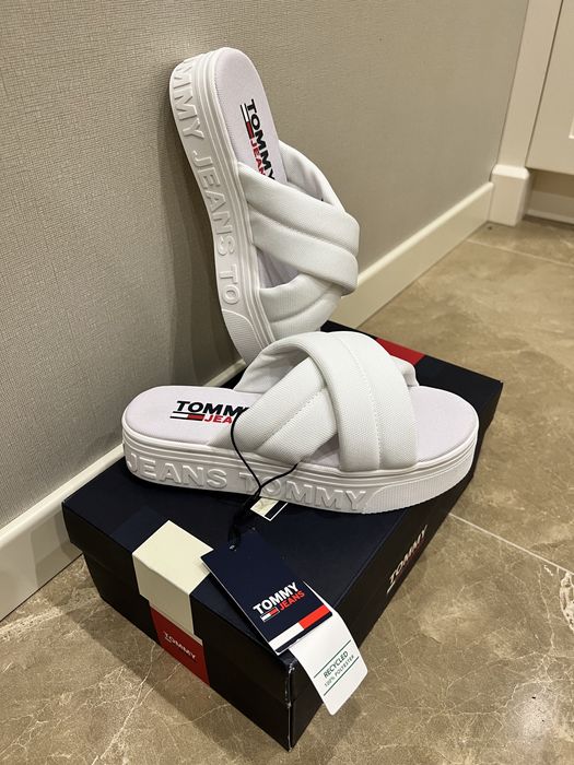 Шлепки сандали шльопанці Tommy Hilfiger