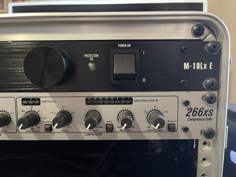 Furman M-10Lx E - condicionador de energia e luz de rack - Como novo