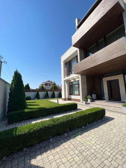 Дом по адресу ул. Спортивная (площадь 600 м²) - Atlanta.ua - фото 4