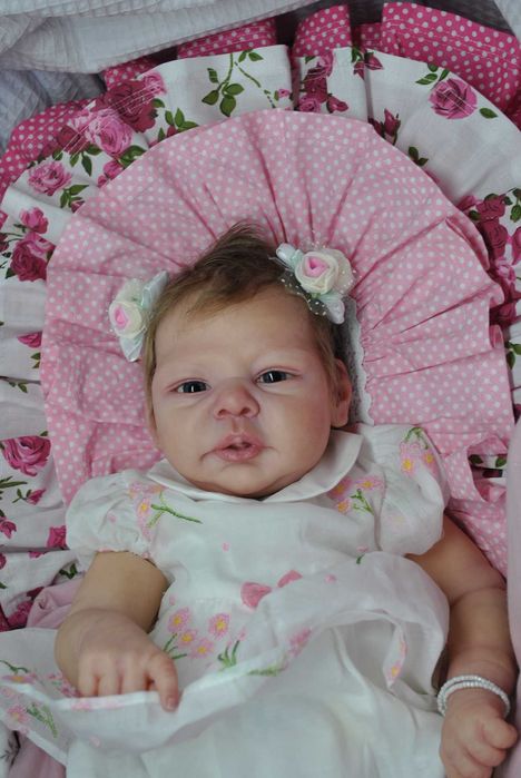 Niezwykle realistyczna lalka reborn oryginalny kit od ręki brzuszek