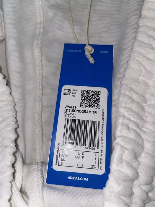 Білий косюм adidas monogram