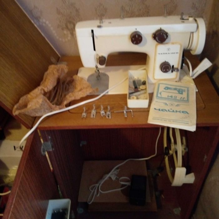 Швейна машинка Чайка 142М