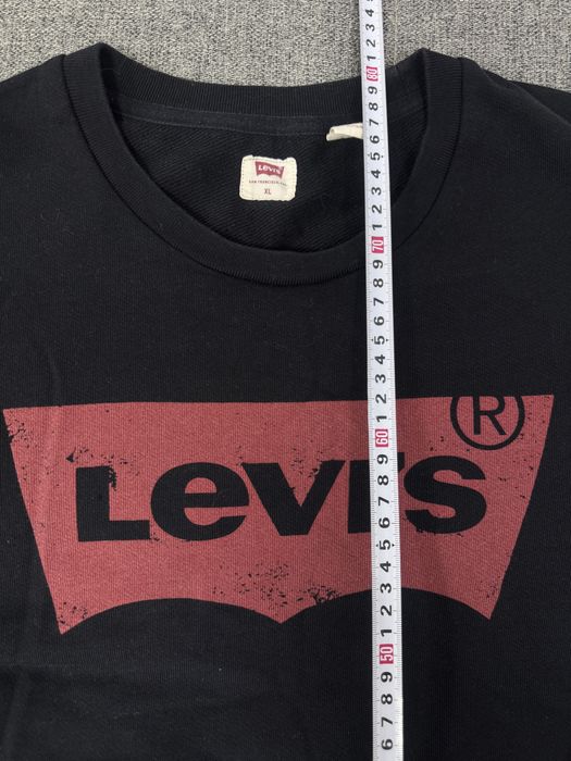 Чорний світшот Levis оверсайз