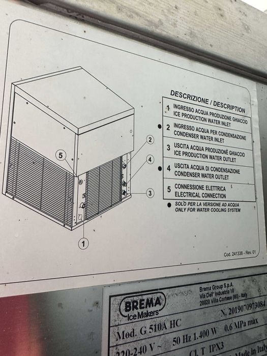 Máquina de Gelo Profissional Brema com Depósito Simag R250 e estrutura