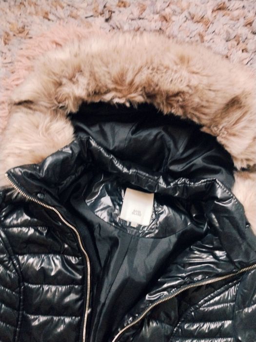 Kurtka damska czarna pikowana kaptur futerko rozmiar 14 River Island