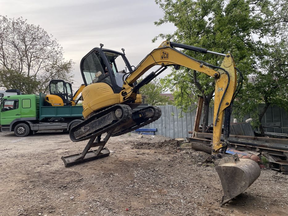 Продам міні ескаватор  JSB8035ztz в харошому стані