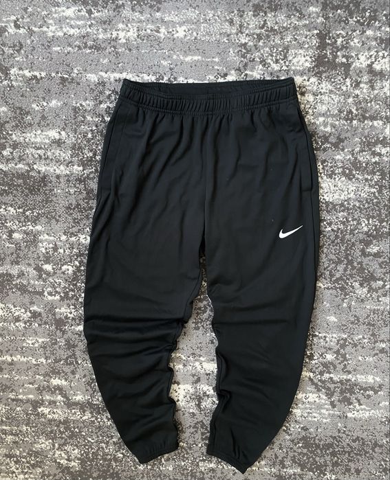 С-М Розмір Nike легкі чорного кольору штани спортивні jordan tech