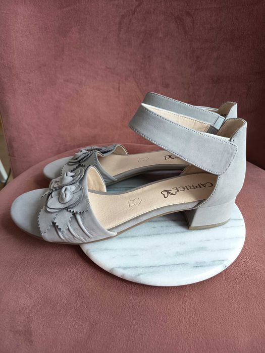 Caprice szare sandały na słupku obcasie 38,5