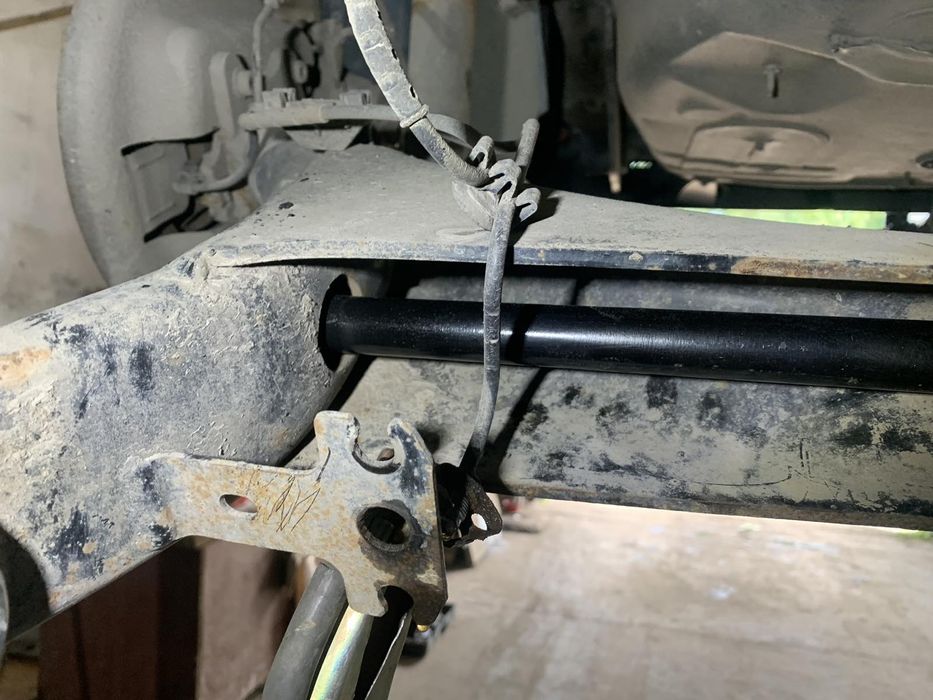 Ремонт Пежо 3008 задньої балки.