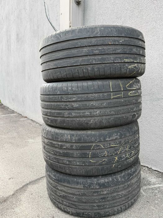 Літні шини Dunlop 245/40 R18 Sport Maxx RT2