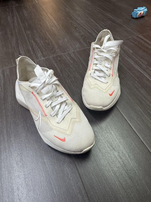 Женские кроссовки nike