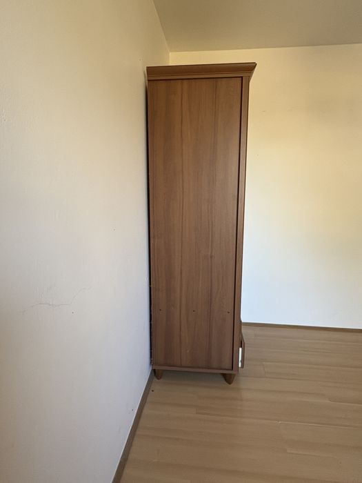 Szafa widoczna na zdjeciu